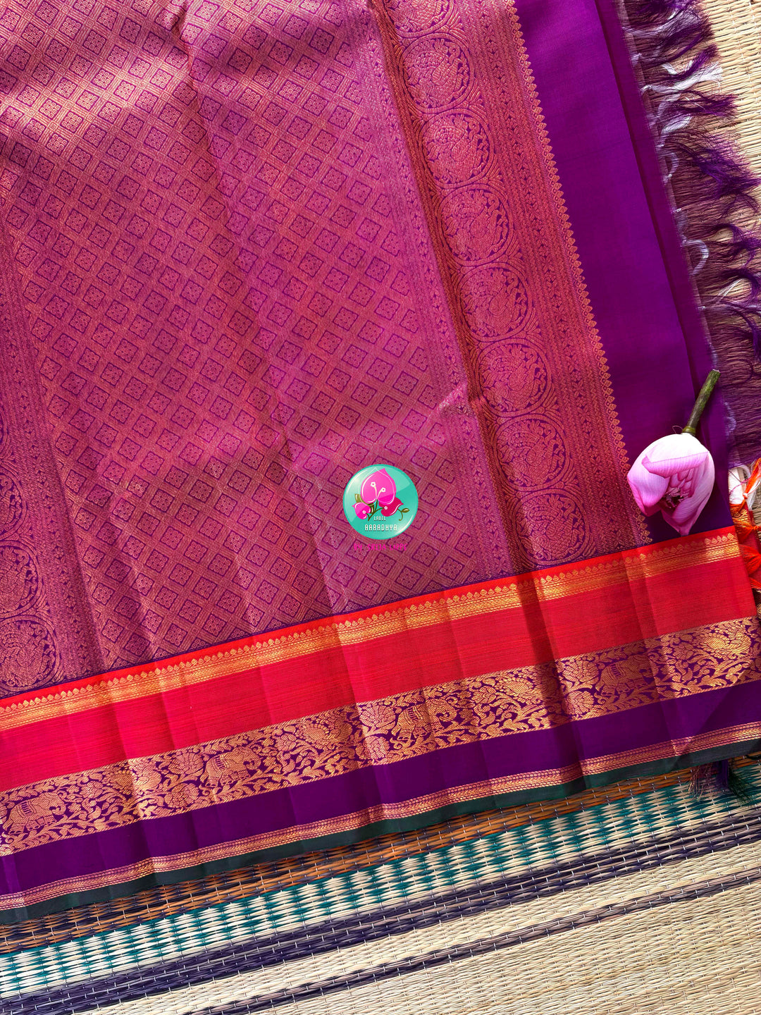 Celestial Ivory: The Pure Handloom Kanjivaram with Surya-Chandrulu Artistry