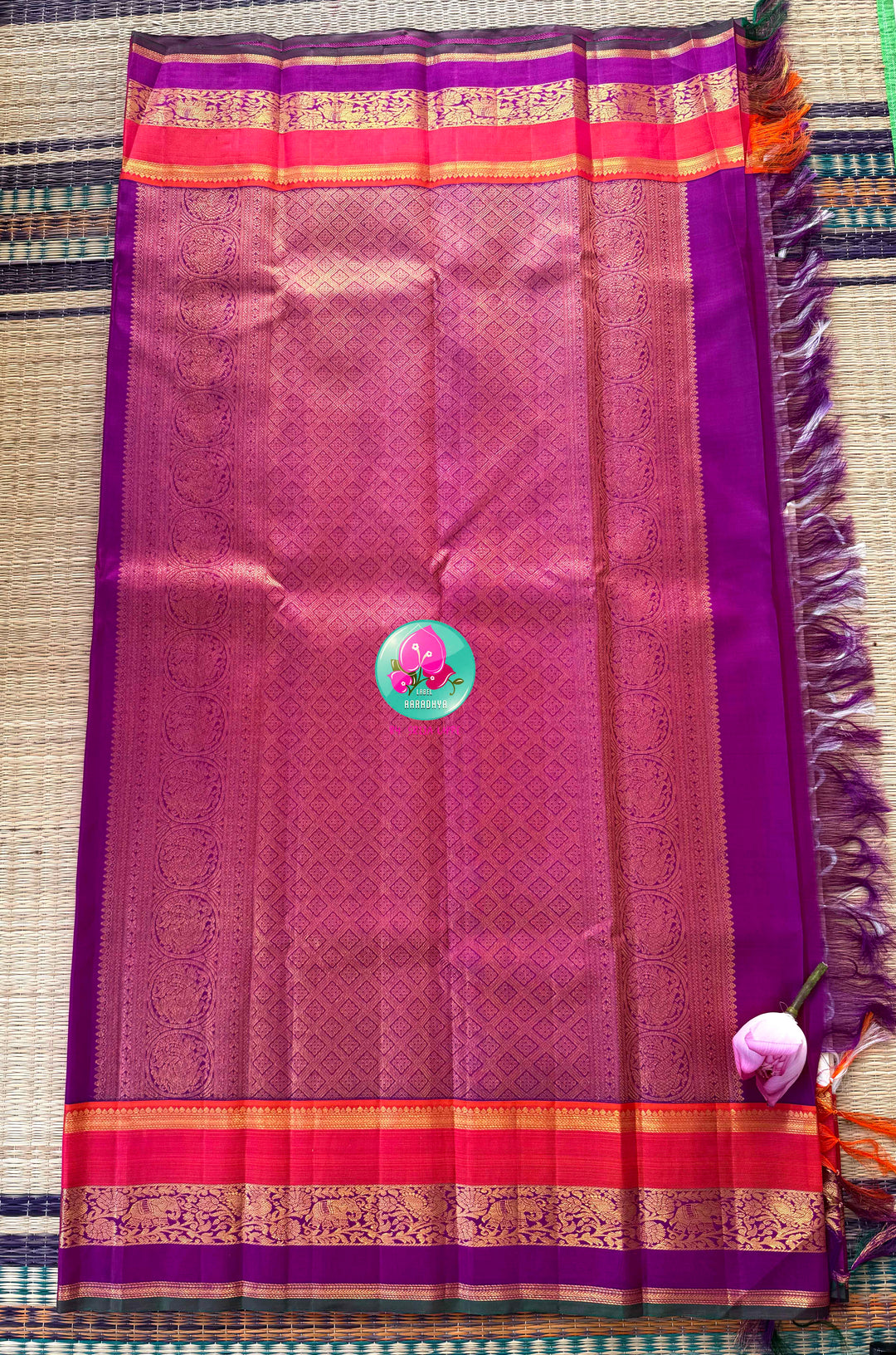 Celestial Ivory: The Pure Handloom Kanjivaram with Surya-Chandrulu Artistry