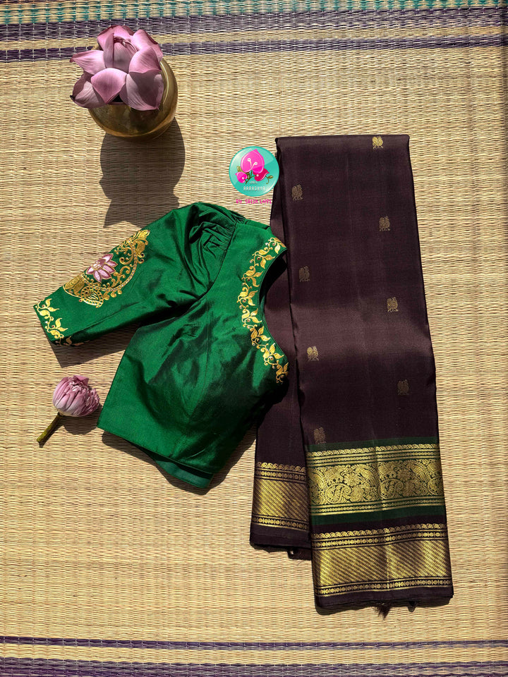 Earth & Emerald: The Trendy Brown & Tanjore Fusion Kanjeevaram