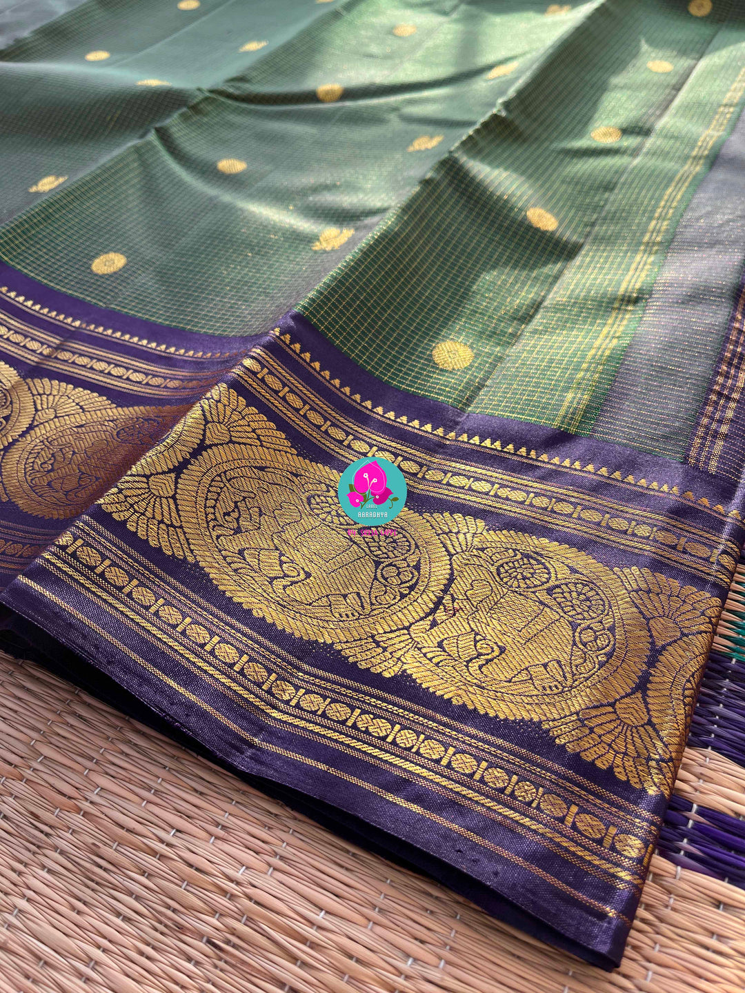 2g zari contrast traditional vintage border with vaira oosi checks butta