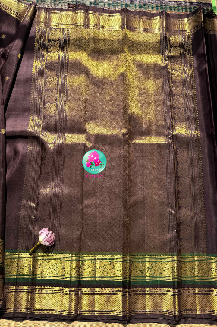 Earth & Emerald: The Trendy Brown & Tanjore Fusion Kanjeevaram