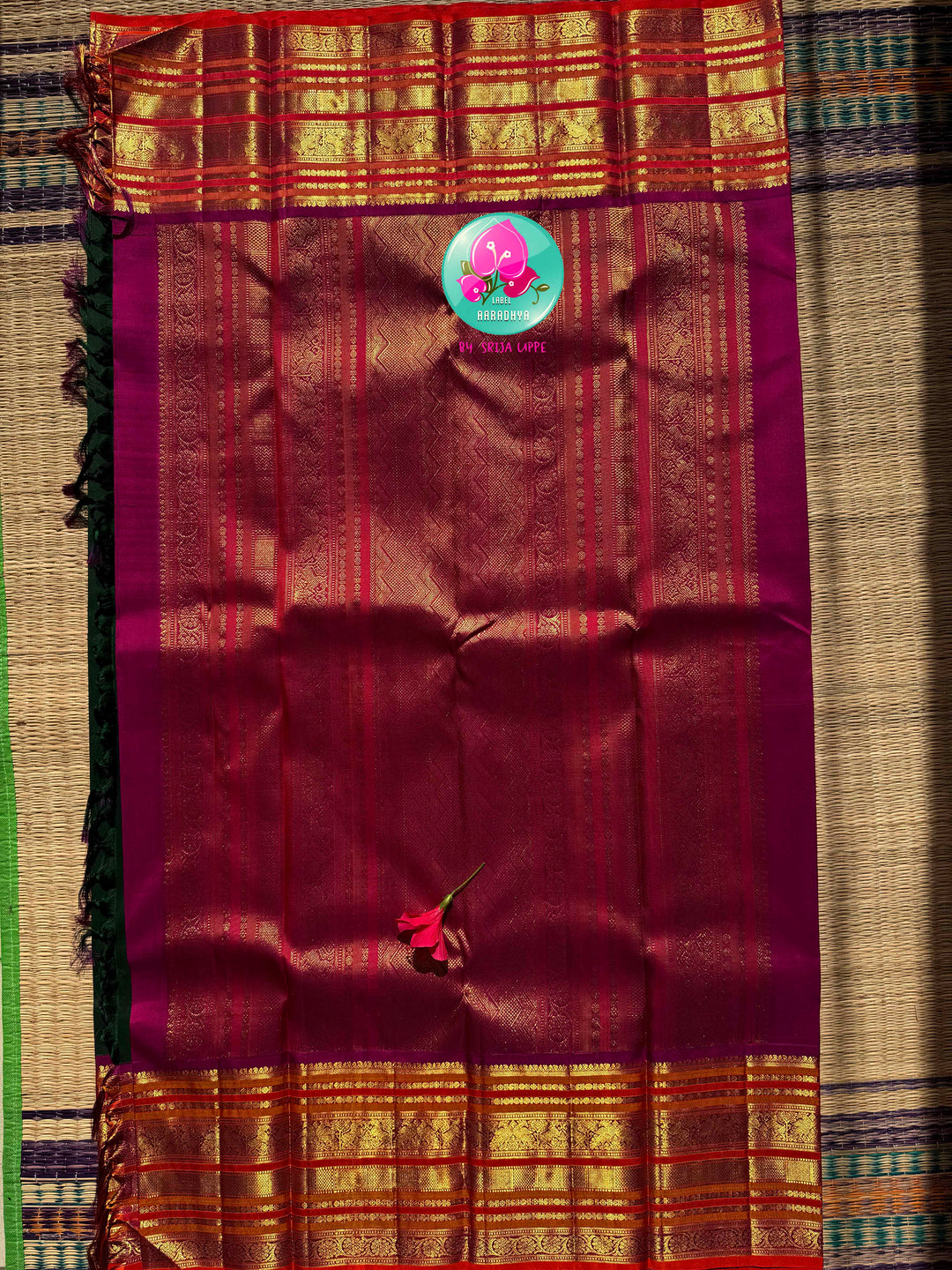 The Sovereign Emerald: Traditional Bottle Green Pure Handloom Kanchipattu Saree