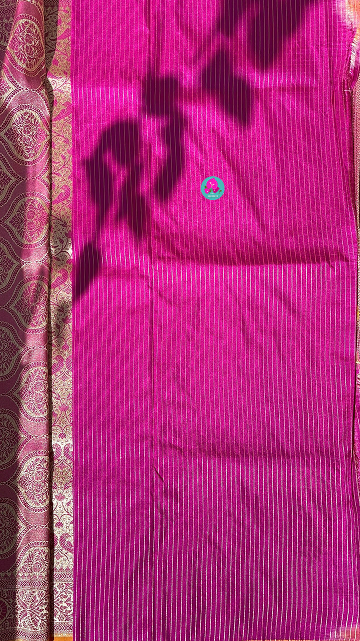 Banarasi Silk Saree with Vintage Bird motive Design - MAGENTA