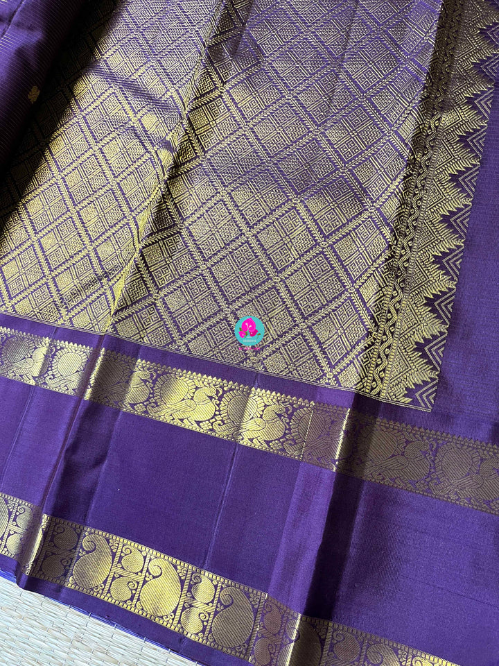 Vaira oosi pure Kanchipattu gap border with peacock motifs in purple