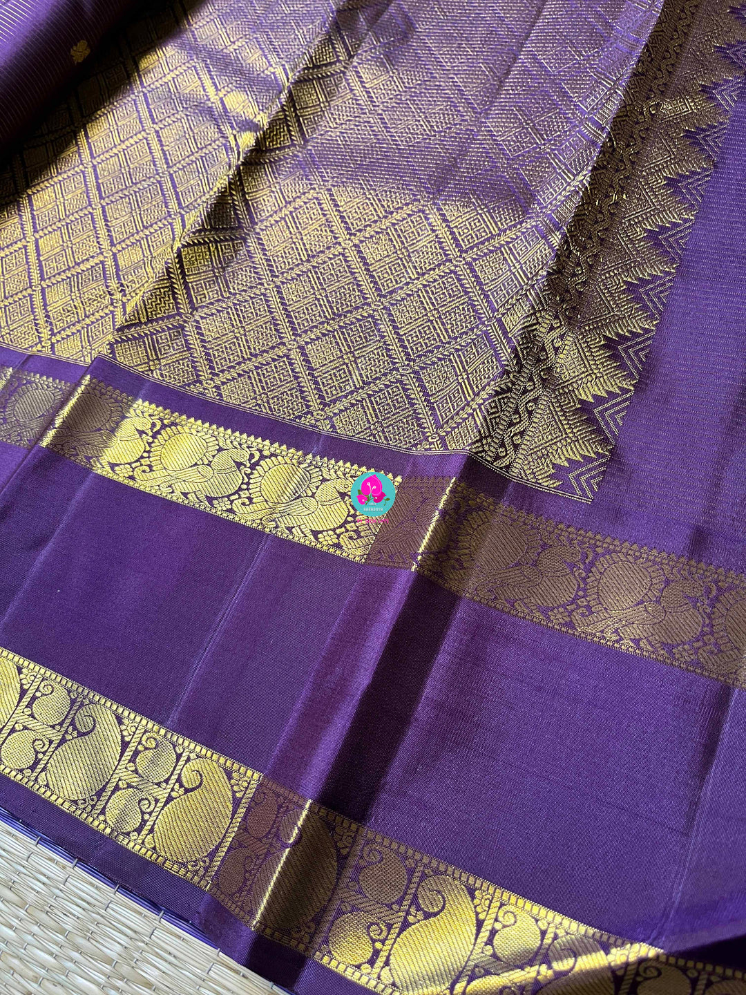 Vaira oosi pure Kanchipattu gap border with peacock motifs in purple
