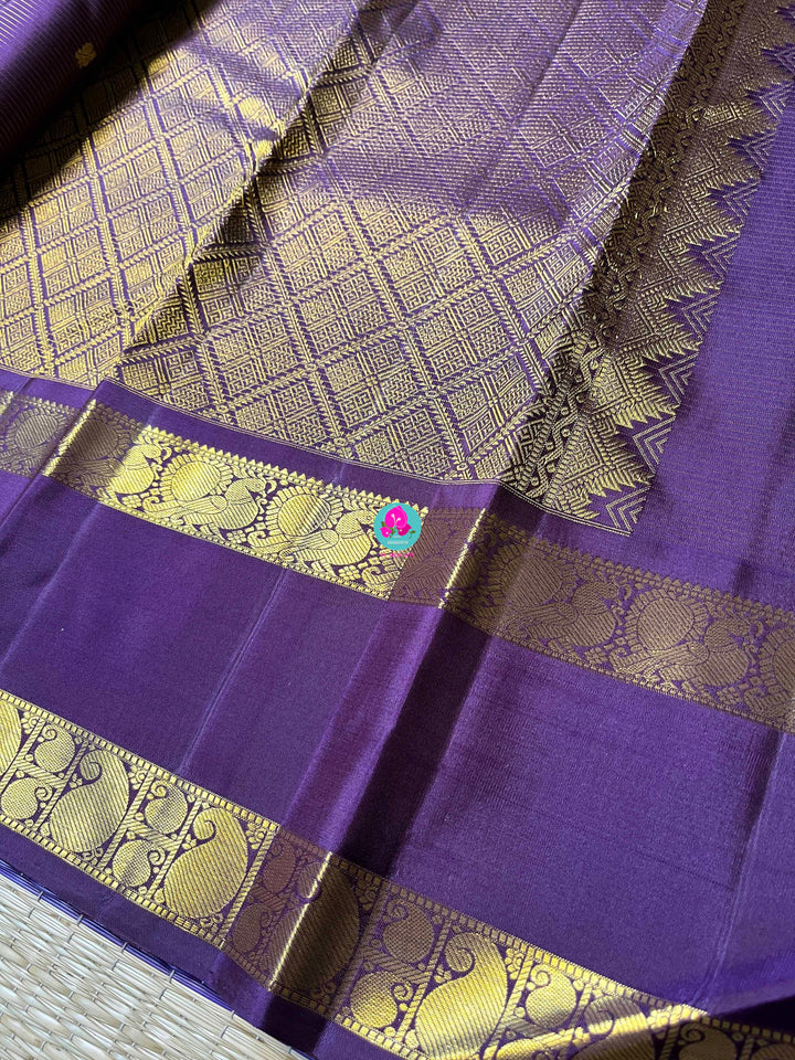 Vaira oosi pure Kanchipattu gap border with peacock motifs in purple