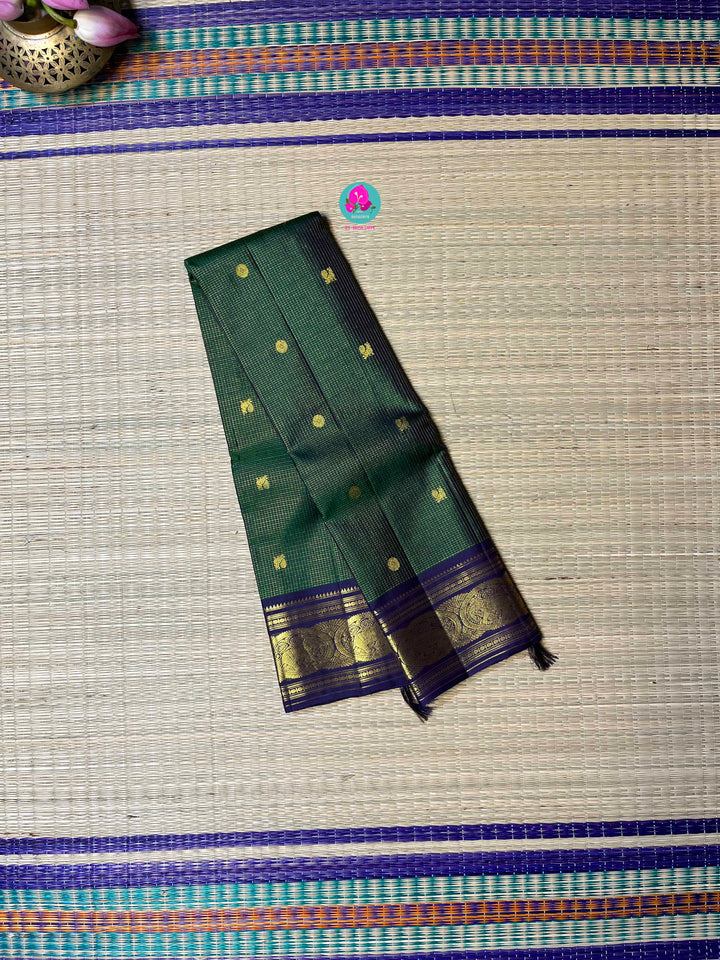 Vaira oosi checks pattern Kanchipuram handloom saree