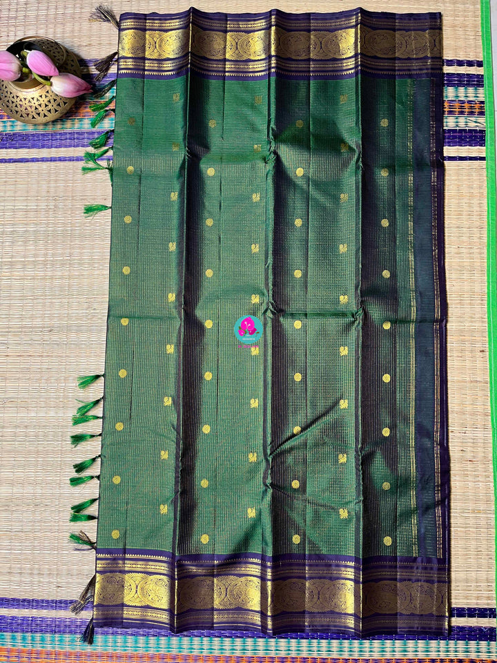 Vaira oosi checks pattern Kanchipuram handloom saree