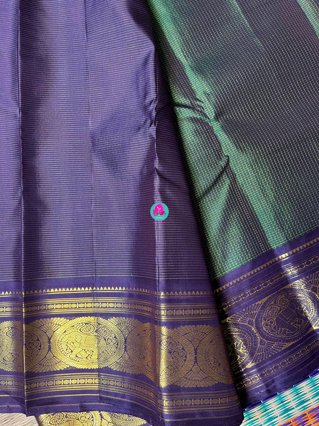 Vaira oosi checks pattern Kanchipuram handloom saree