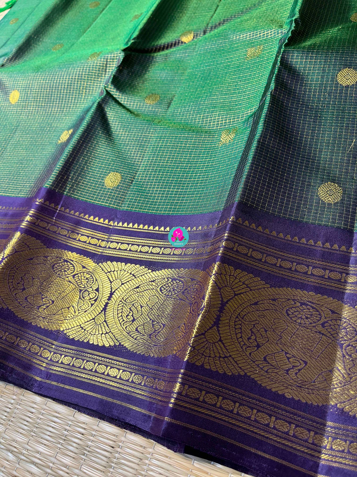 Vaira oosi checks pattern Kanchipuram handloom saree