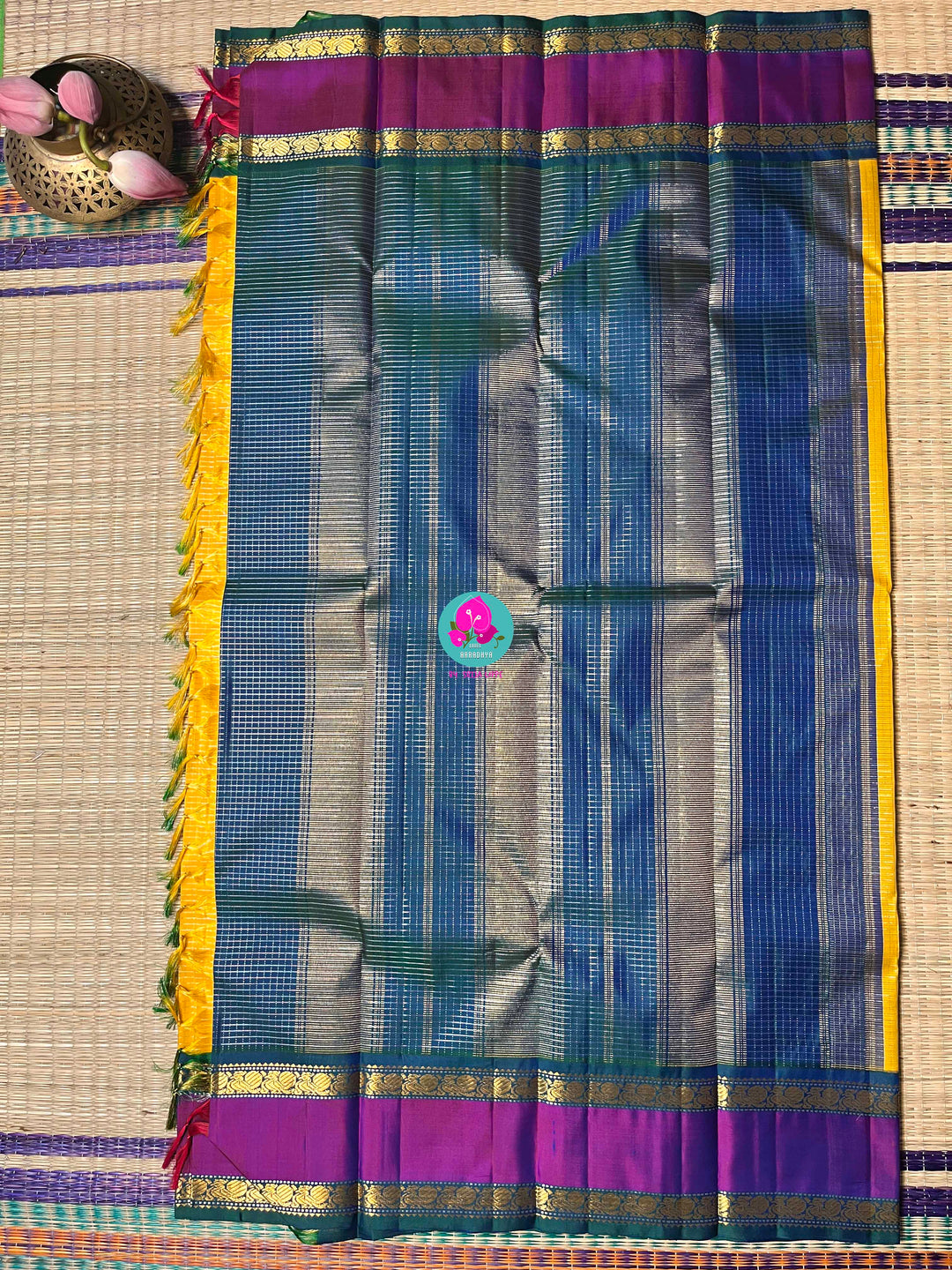 Kanchipuram saree in yellow Vaira Oosi Check, with fine 2g Zari