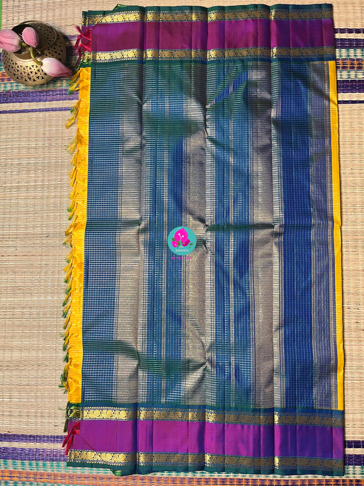 Kanchipuram saree in yellow Vaira Oosi Check, with fine 2g Zari