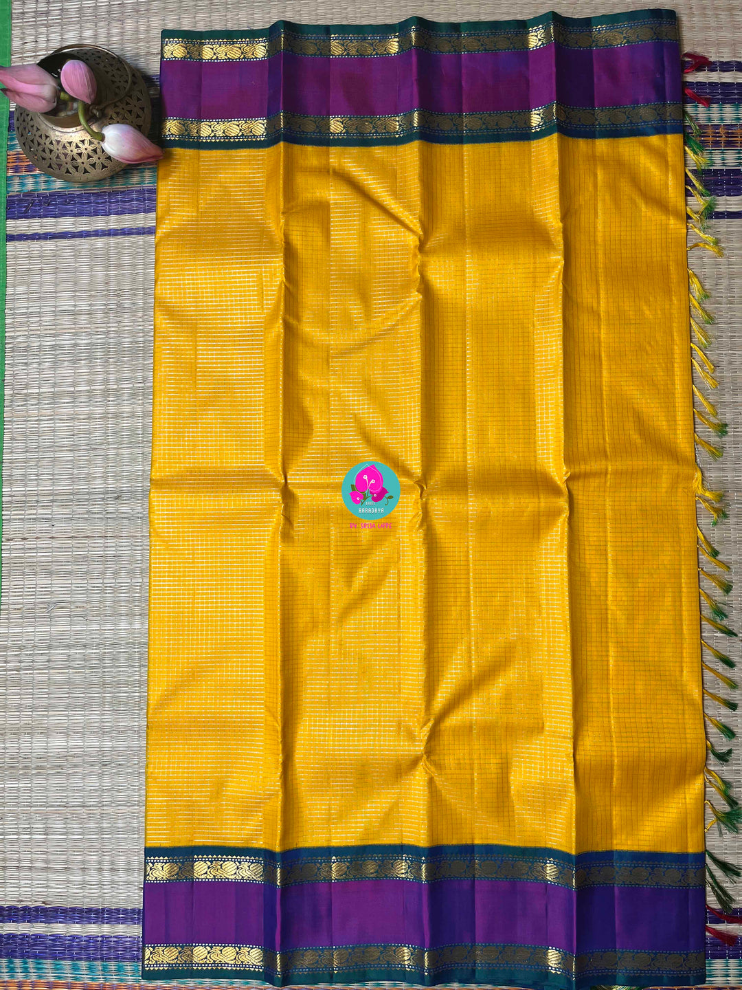 Kanchipuram saree in yellow Vaira Oosi Check, with fine 2g Zari