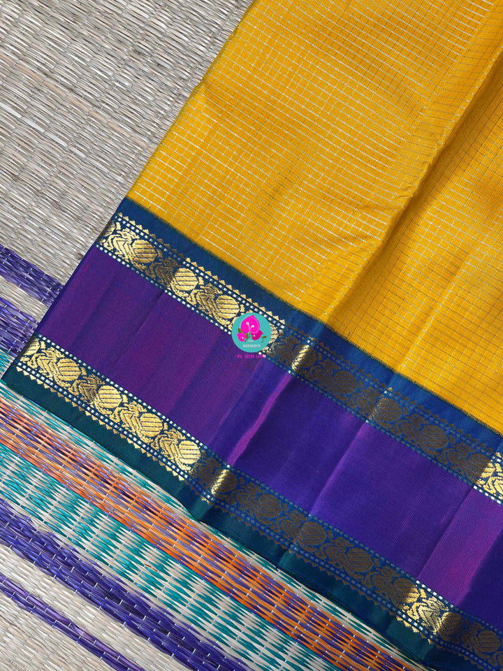 Kanchipuram saree in yellow Vaira Oosi Check, with fine 2g Zari
