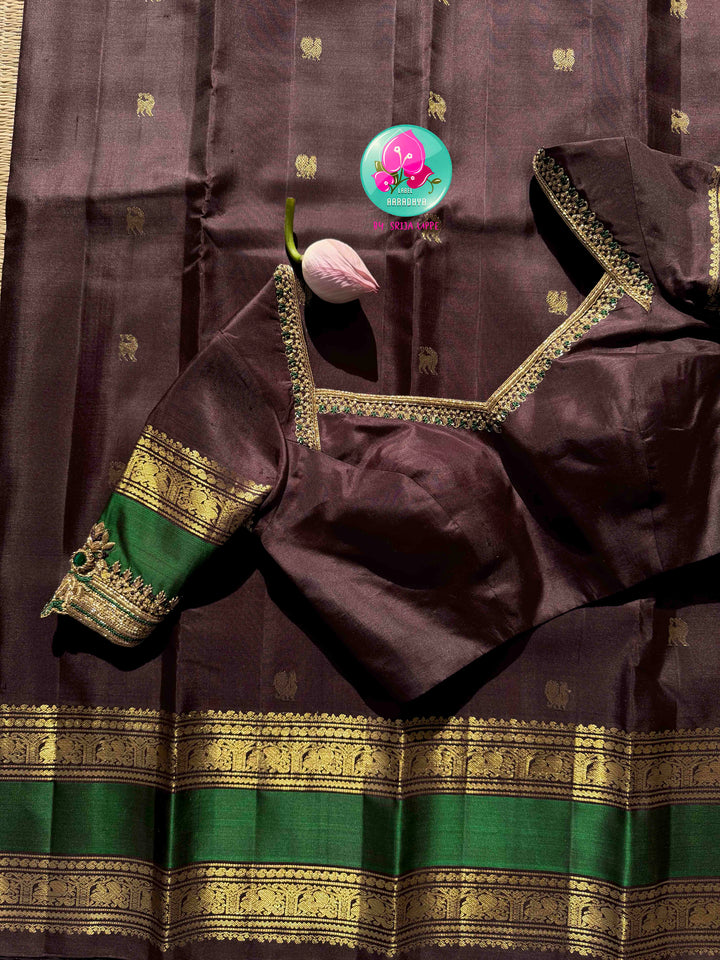 Earthy Splendor: The Dark Cocoa & Forest Green Handloom Kanchipattu