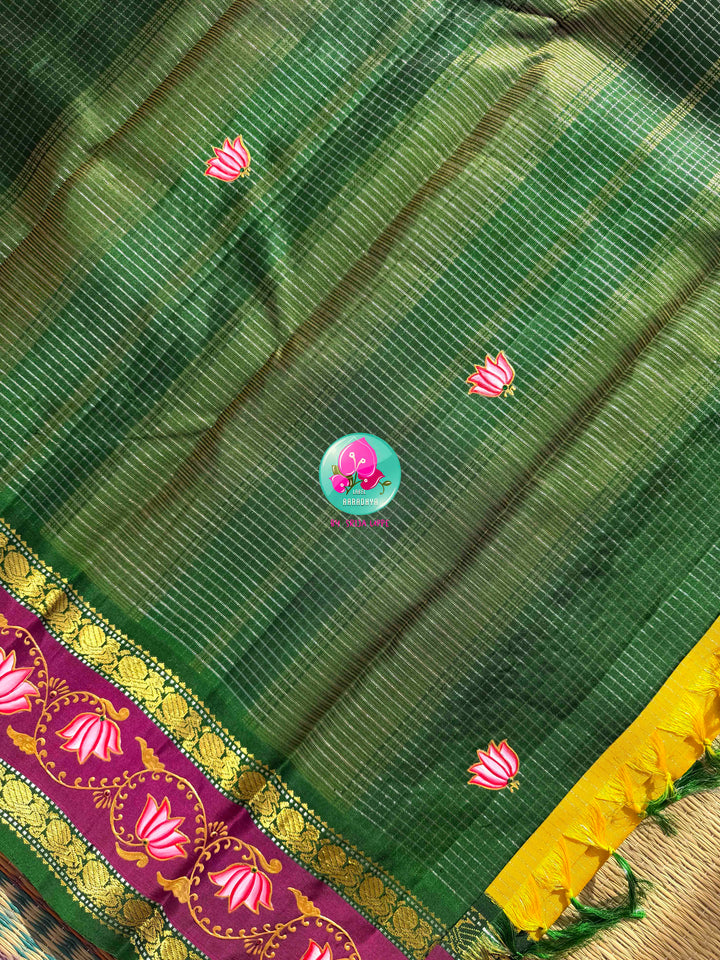 Gilded Sunshine: The Yellow Vaira Oosi Kanchipuram & Tanjore Artistry Symphony