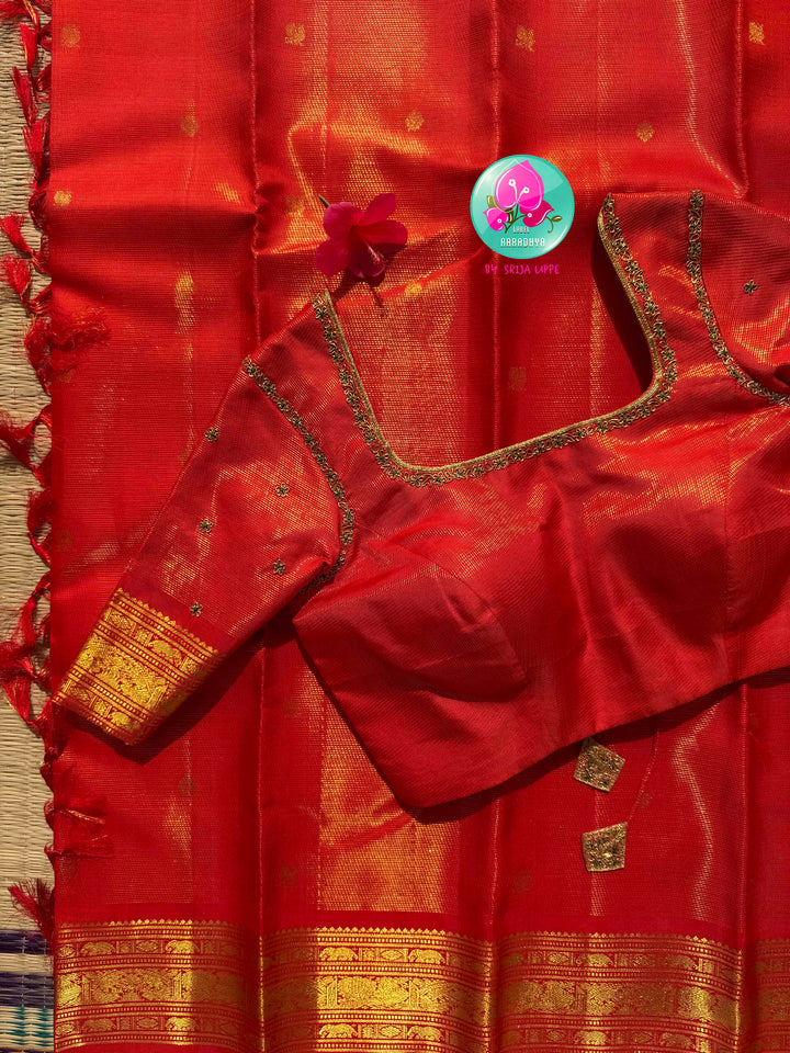Imperial Crimson: The 2G Red Vaira Oosi Handloom Kanchipattu