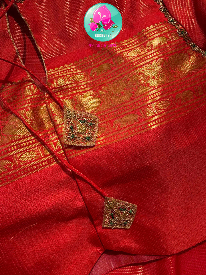 Imperial Crimson: The 2G Red Vaira Oosi Handloom Kanchipattu
