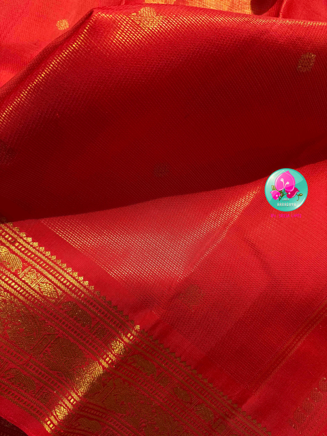 Imperial Crimson: The 2G Red Vaira Oosi Handloom Kanchipattu