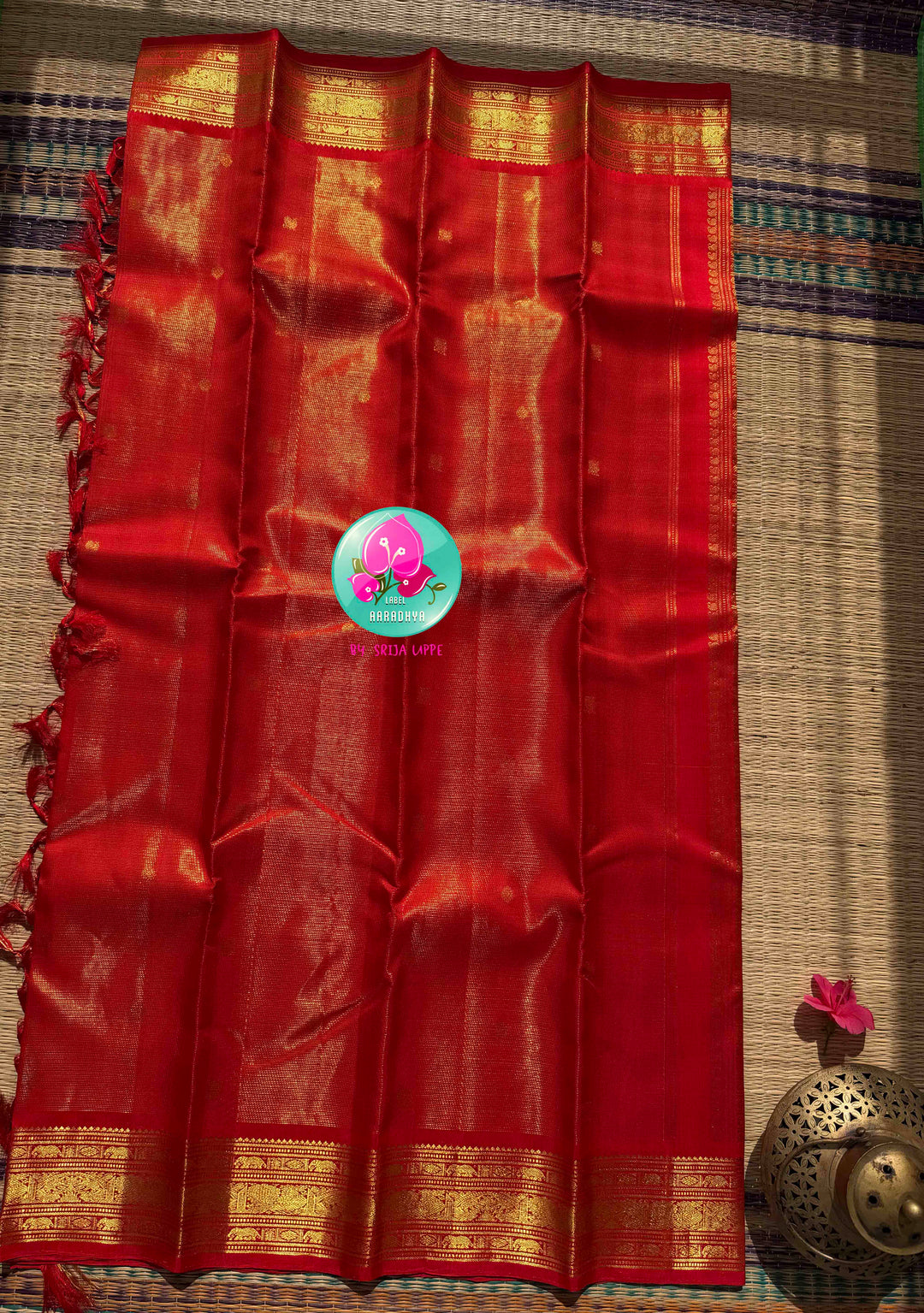 Imperial Crimson: The 2G Red Vaira Oosi Handloom Kanchipattu