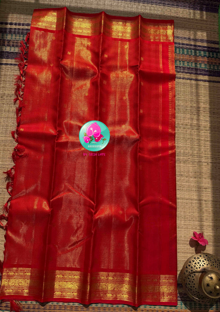Imperial Crimson: The 2G Red Vaira Oosi Handloom Kanchipattu