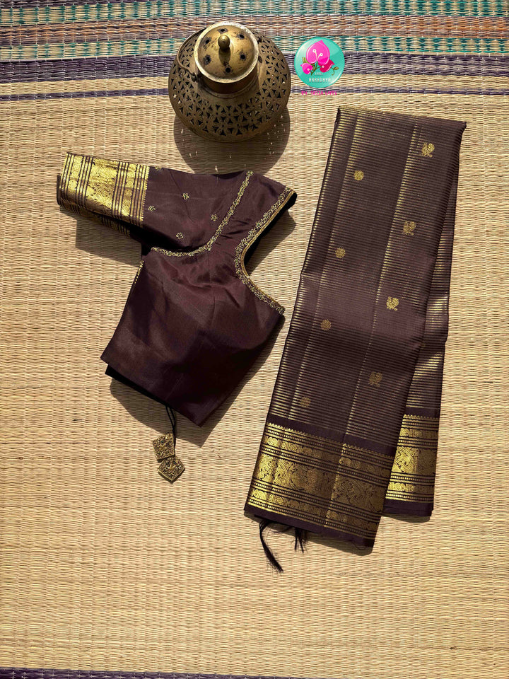 Vintage Cocoa Monochromatic Grandeur: The Dark Brown Vaira Oosi Kanchipattu