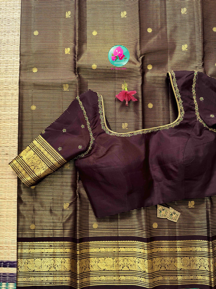 Vintage Cocoa Monochromatic Grandeur: The Dark Brown Vaira Oosi Kanchipattu