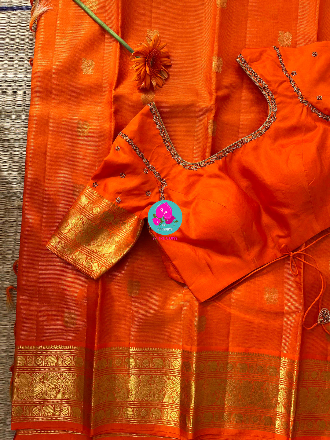 Pure Kanchipattu 3g zari traditional Vaira oosi design Saree on beautiful orange color Paired with blouse