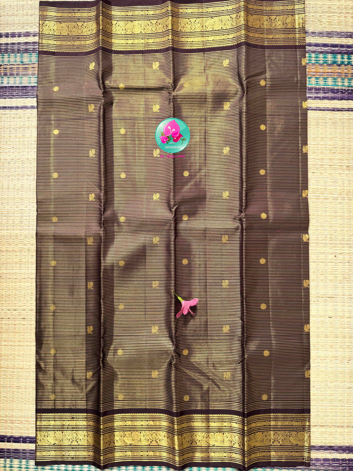 Vintage Cocoa Monochromatic Grandeur: The Dark Brown Vaira Oosi Kanchipattu