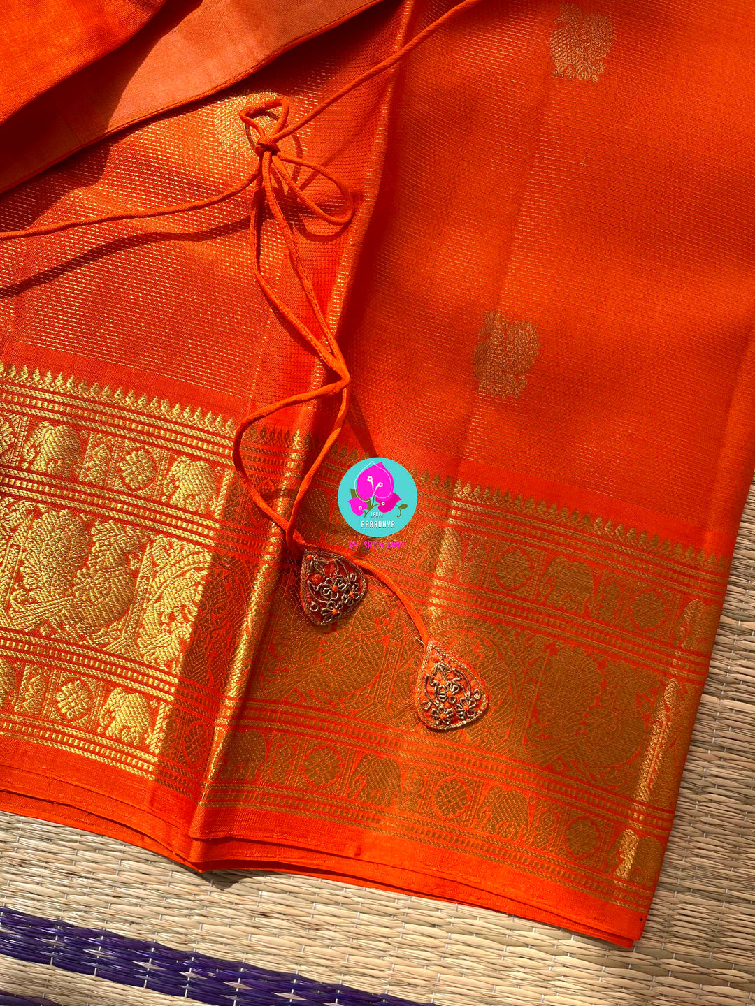 Pure Kanchipattu 3g zari traditional Vaira oosi design Saree on beautiful orange color Paired with blouse