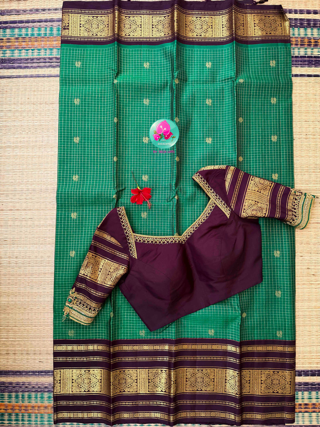 Earthy Jade: The 2G Emerald Green & Dark Brown Handloom Kanchipattu