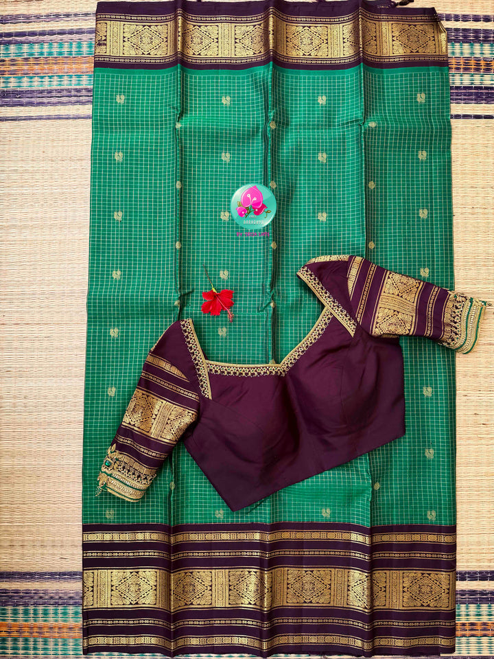 Earthy Jade: The 2G Emerald Green & Dark Brown Handloom Kanchipattu