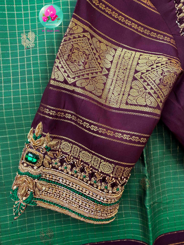 Earthy Jade: The 2G Emerald Green & Dark Brown Handloom Kanchipattu