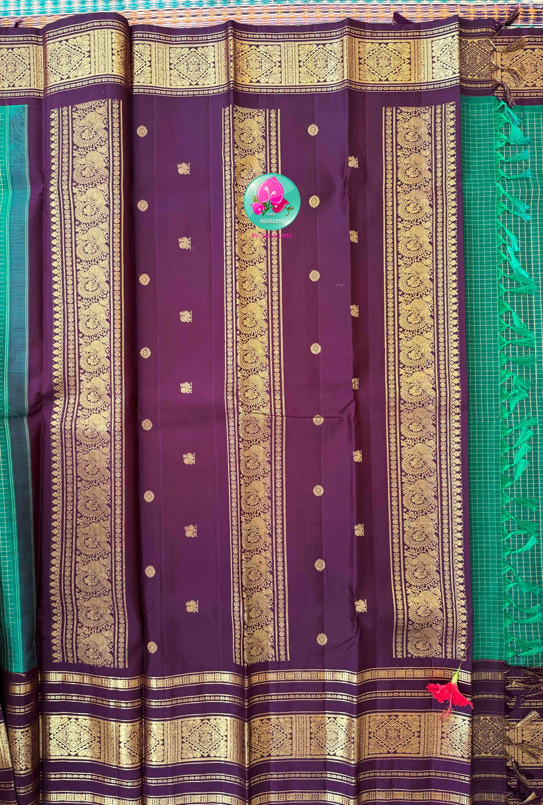 Earthy Jade: The 2G Emerald Green & Dark Brown Handloom Kanchipattu