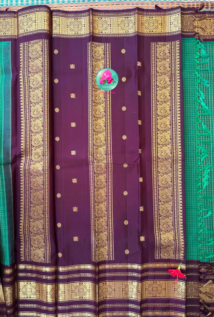 Earthy Jade: The 2G Emerald Green & Dark Brown Handloom Kanchipattu