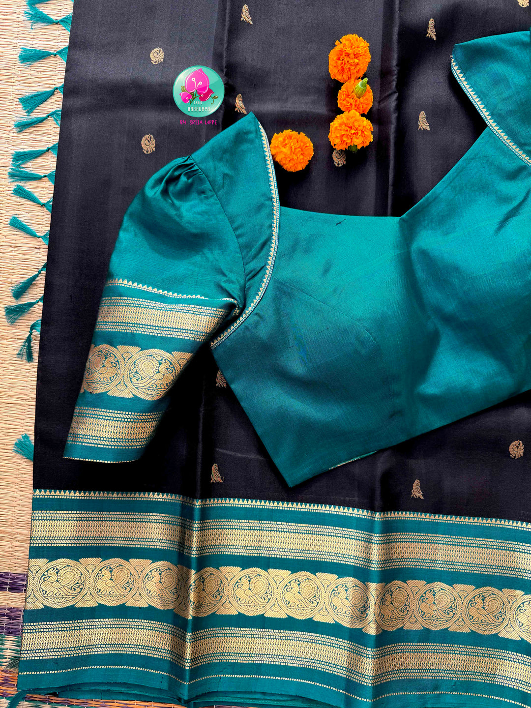 Nocturnal Elegance: Pure Handloom Ebony Black Kanchipattu & Sea Green Harmony