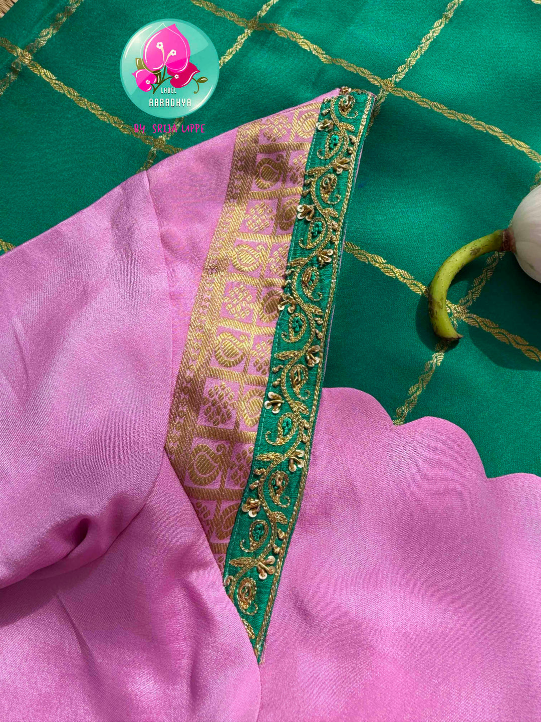 Verdant Elegance: 120gsm Pure Mysore Silk Grid Saree with Lavender Pink Harmony