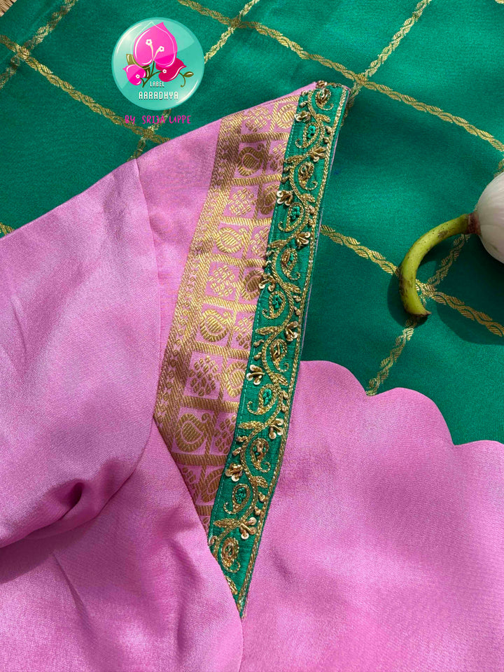 Verdant Elegance: 120gsm Pure Mysore Silk Grid Saree with Lavender Pink Harmony