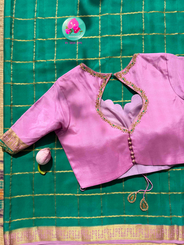 Verdant Elegance: 120gsm Pure Mysore Silk Grid Saree with Lavender Pink Harmony