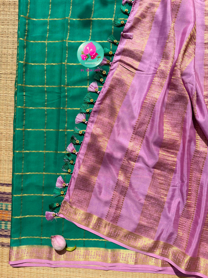 Verdant Elegance: 120gsm Pure Mysore Silk Grid Saree with Lavender Pink Harmony